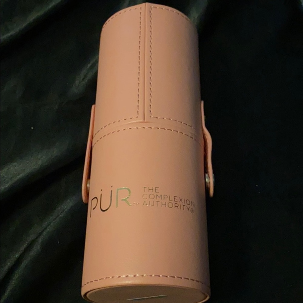 New 12 piece PUR makeup brushes with travel case